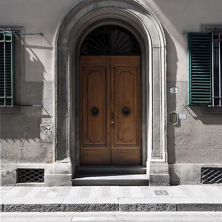 Pilastri Five Senses Florence